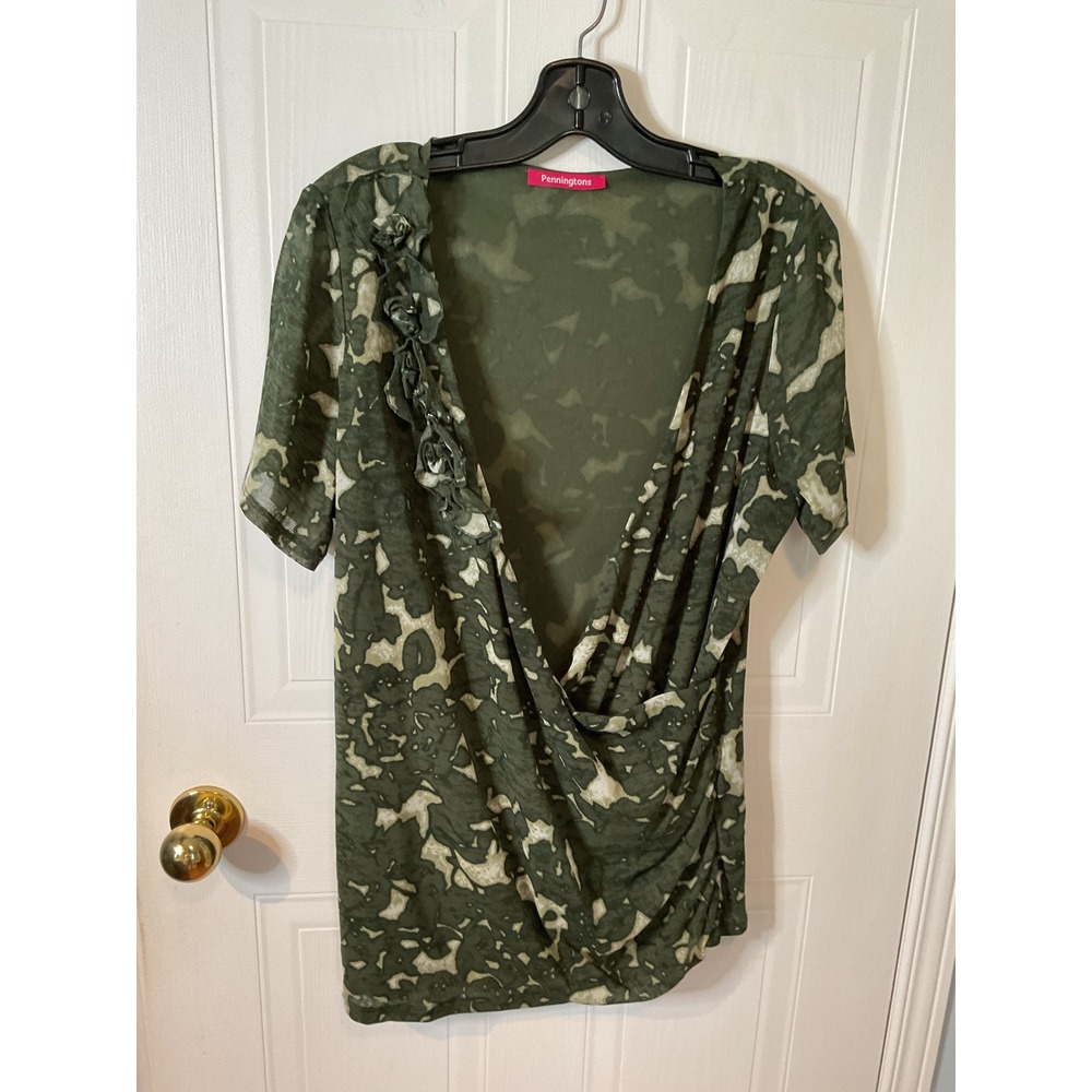 Penningtons Wrap Top Womens Plus Green Excellent Rosette Ruffle Camo Print